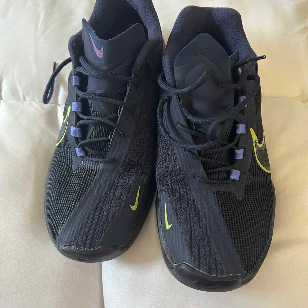 Nike Black and Yellow Athletic Shoes Women’s Size 8.5